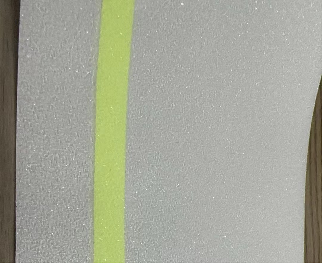 Csúszásgátló fluoreszkáló szalag